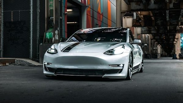 Quelles sont les avancées dans le domaine des véhicules solaires ?